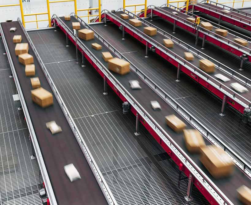 automated transportation system shipping packages in warehouse