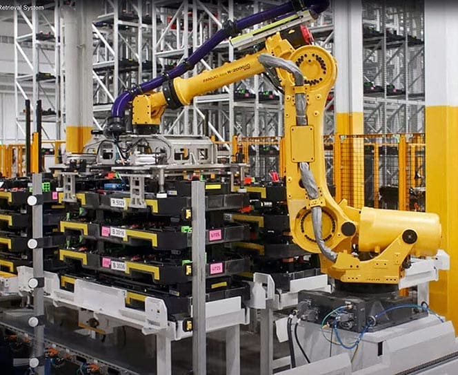 automation robot in warehouse loading pallets